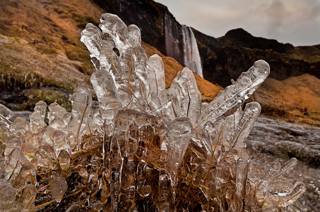 Eisskuptur (Seljalandsfoss, Island) © Roland Schweizer